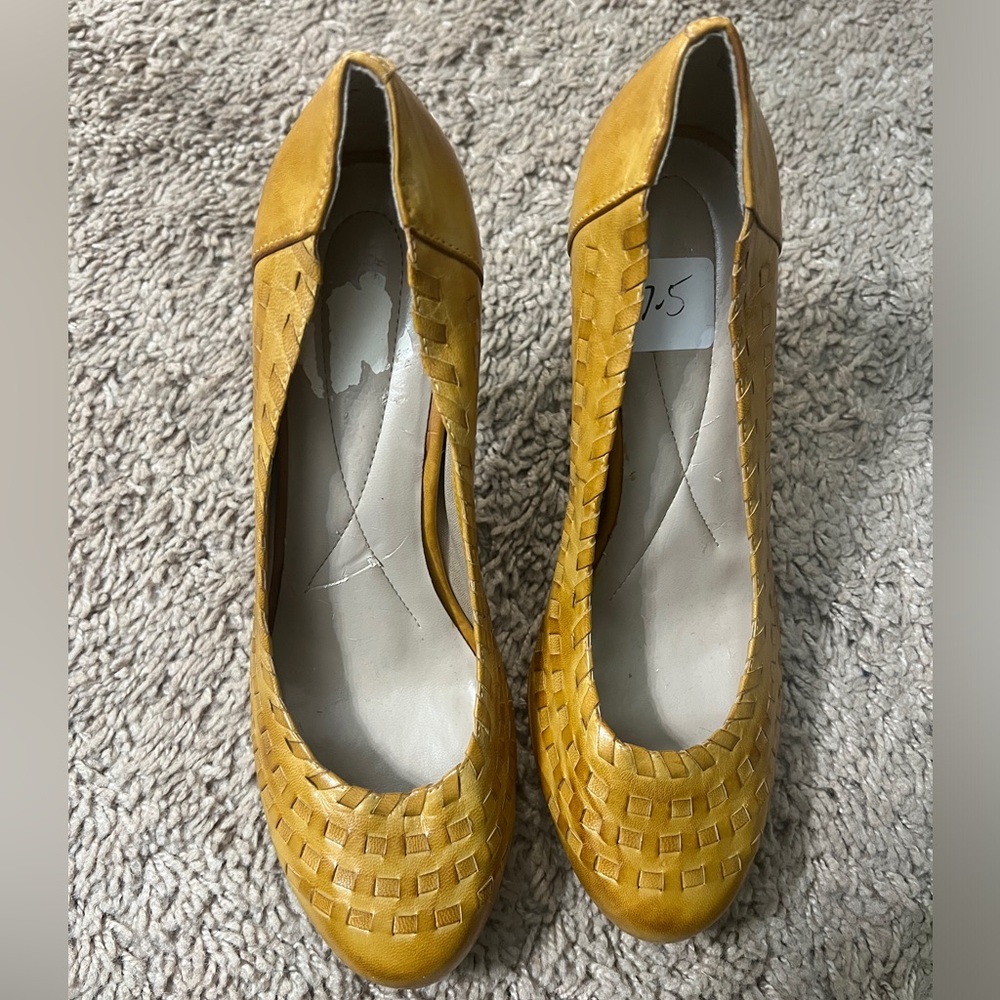 ANDREW GELLER heels size 7.5